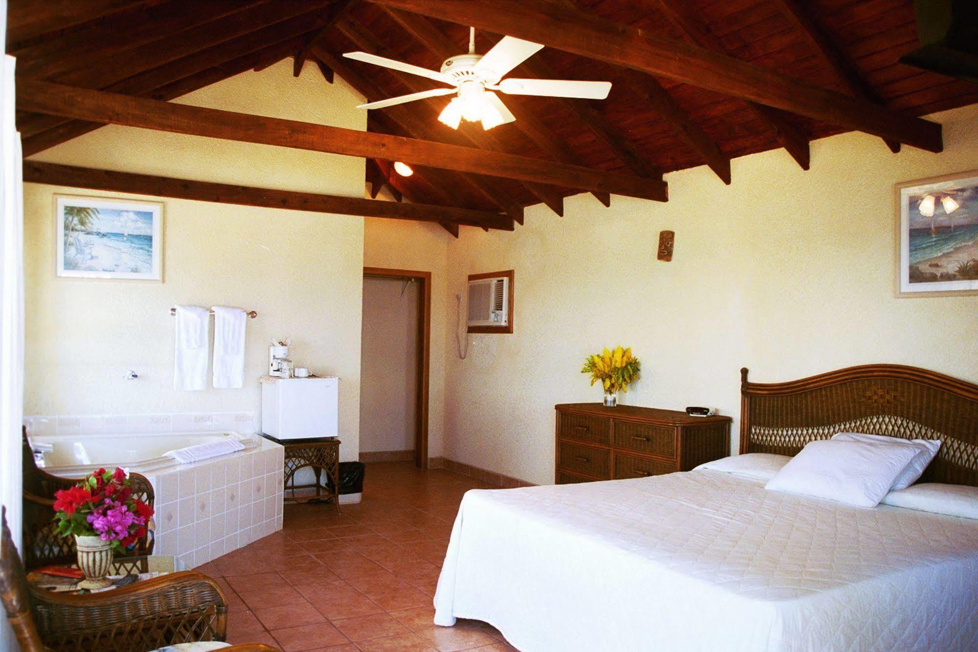 Exotic Caye Beach Resort San Pedro  Luaran gambar
