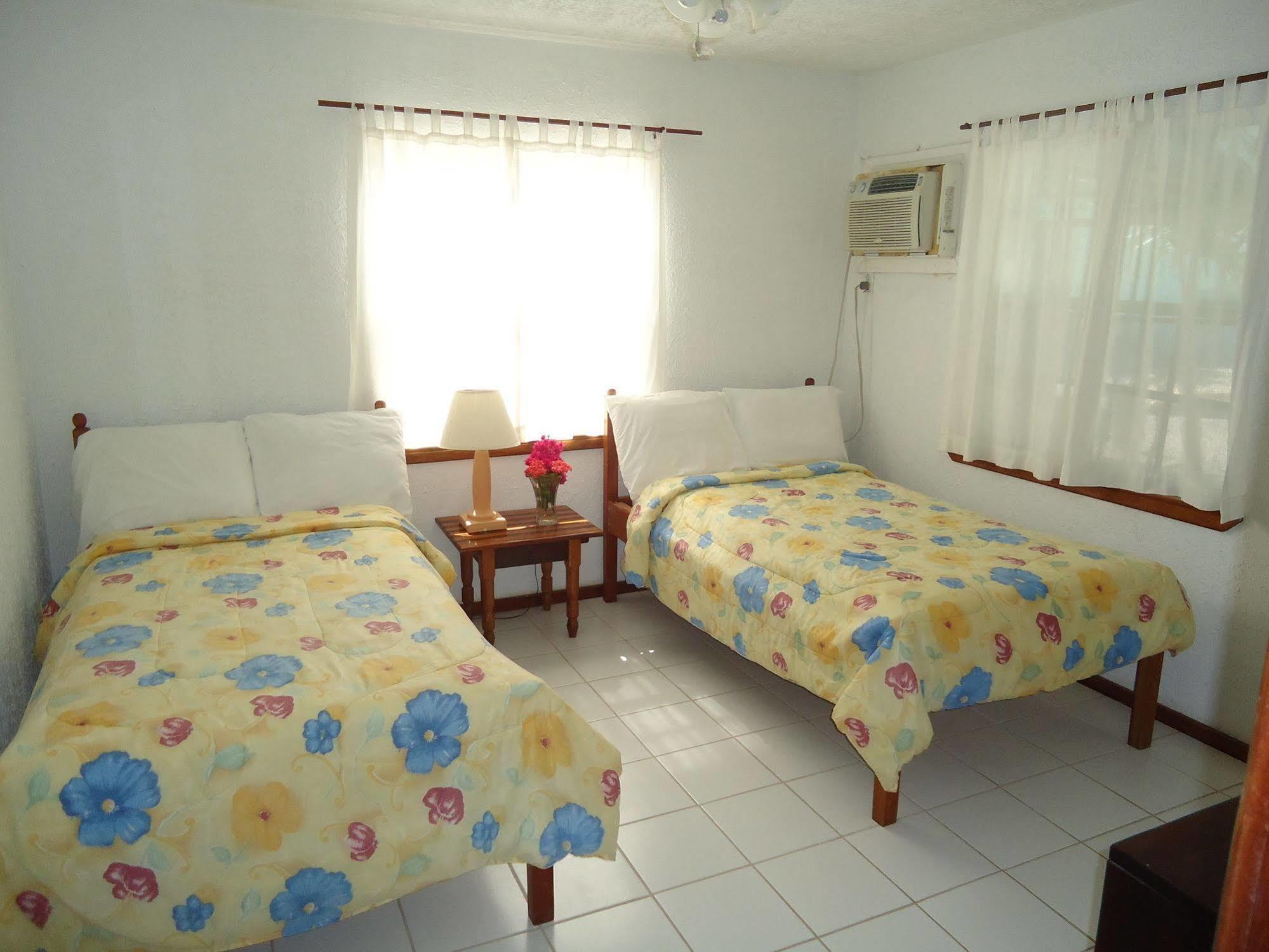 Exotic Caye Beach Resort San Pedro  Luaran gambar